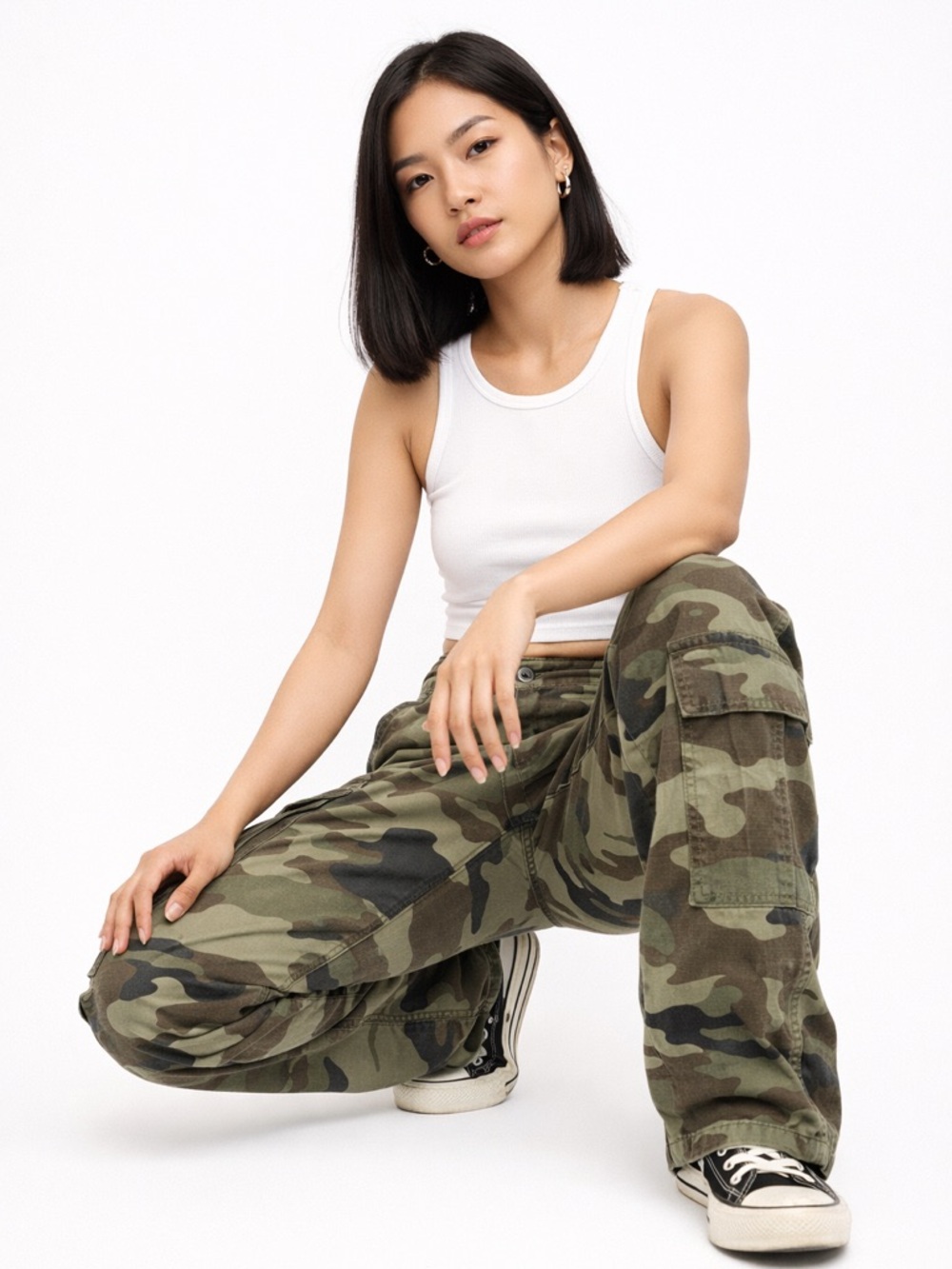 NWT Tilly's Women's Olive Camo Wide Leg Cargo Pants